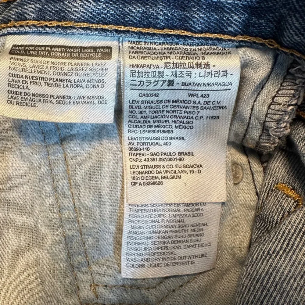 Levis these levi